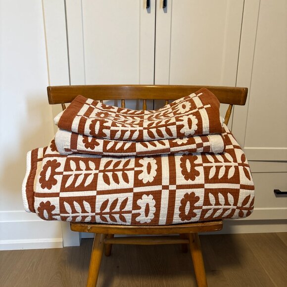 Schoolhouse Stillwater King Quilt and Pillow Shams in Auburn - Picture 11 of 13